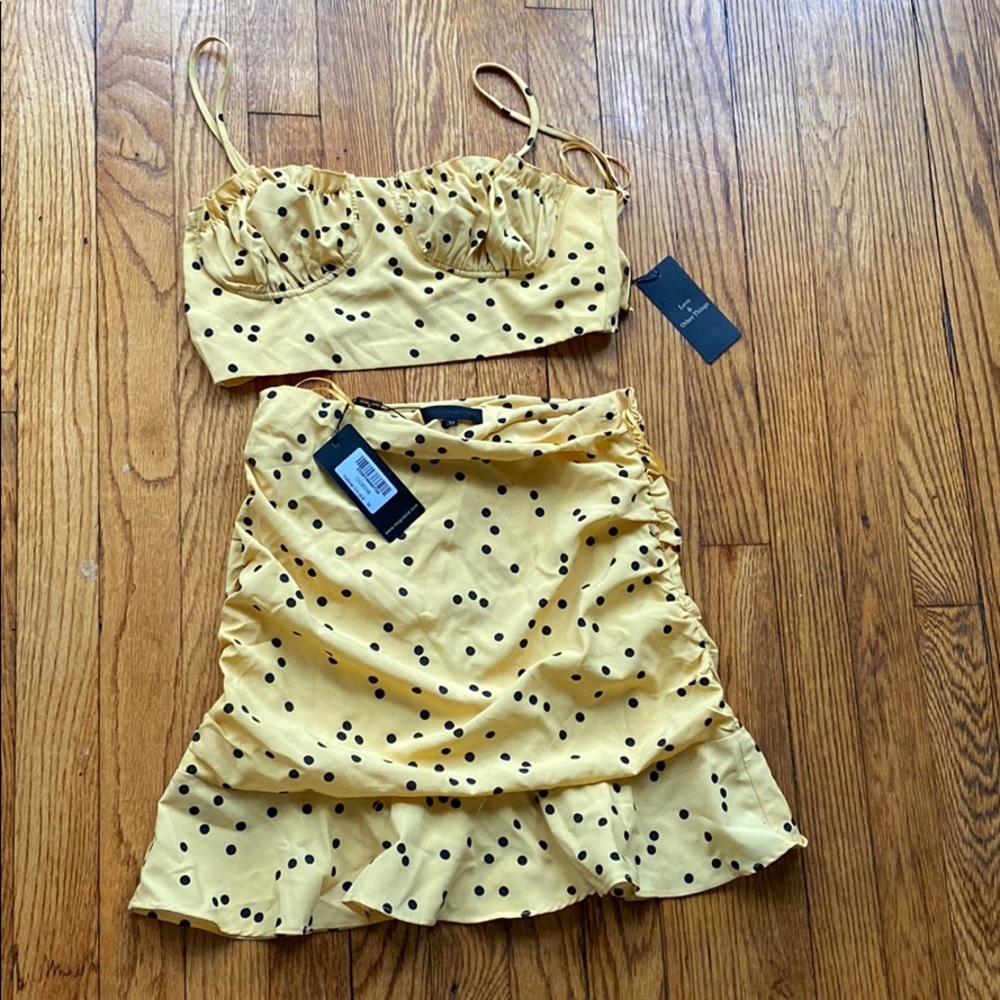 Matching skirt set💛